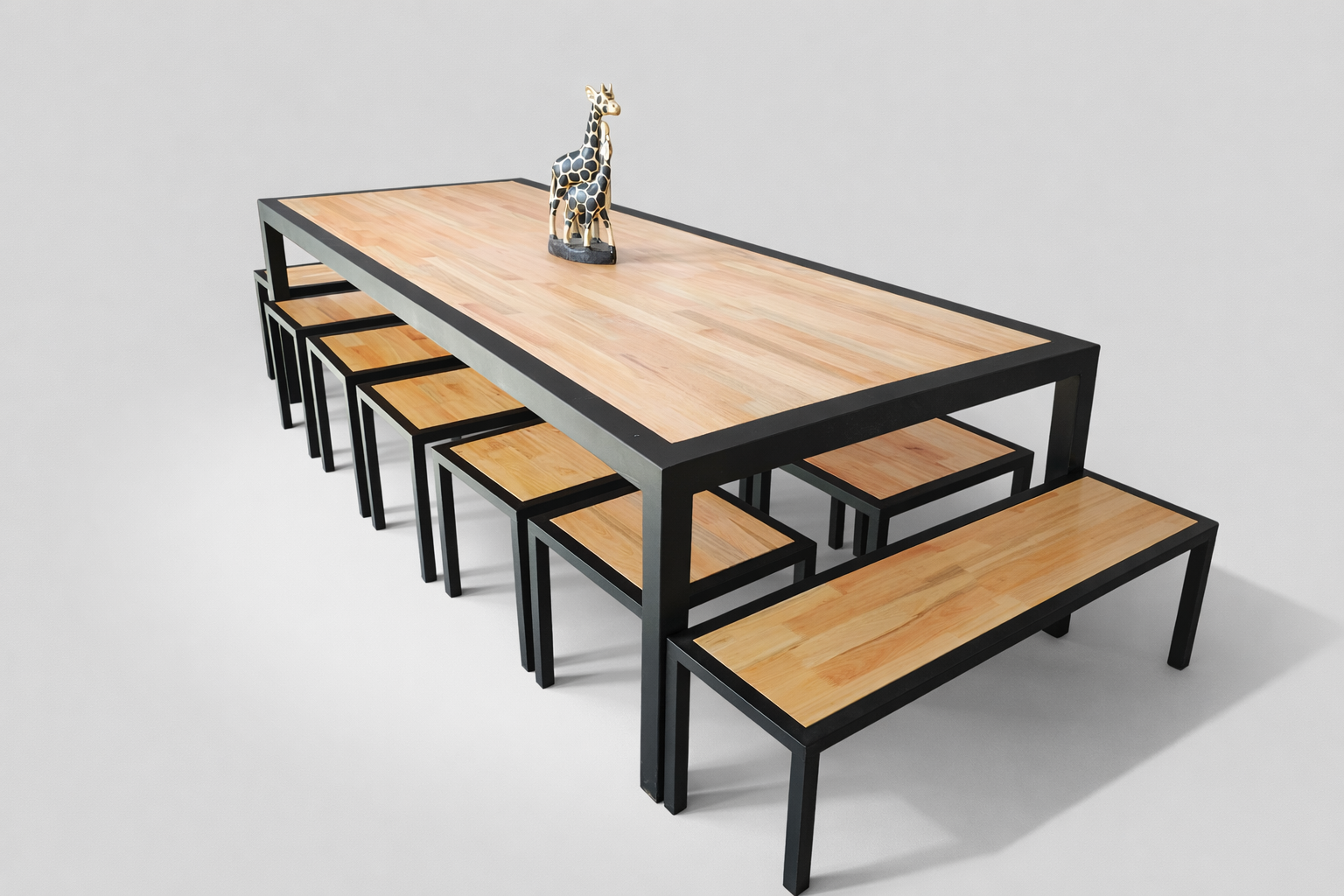 MESA HIERRO 2,40 X 0,95 TAPA EUCALIPTO HIERRO MACIZO + 12 BANCOS